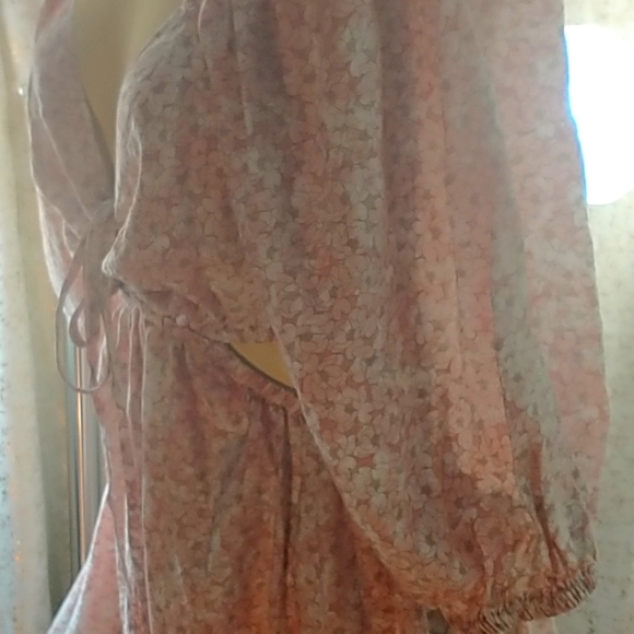 Balloon Sleeves, Open Midriff Midi - Picture 6 of 10